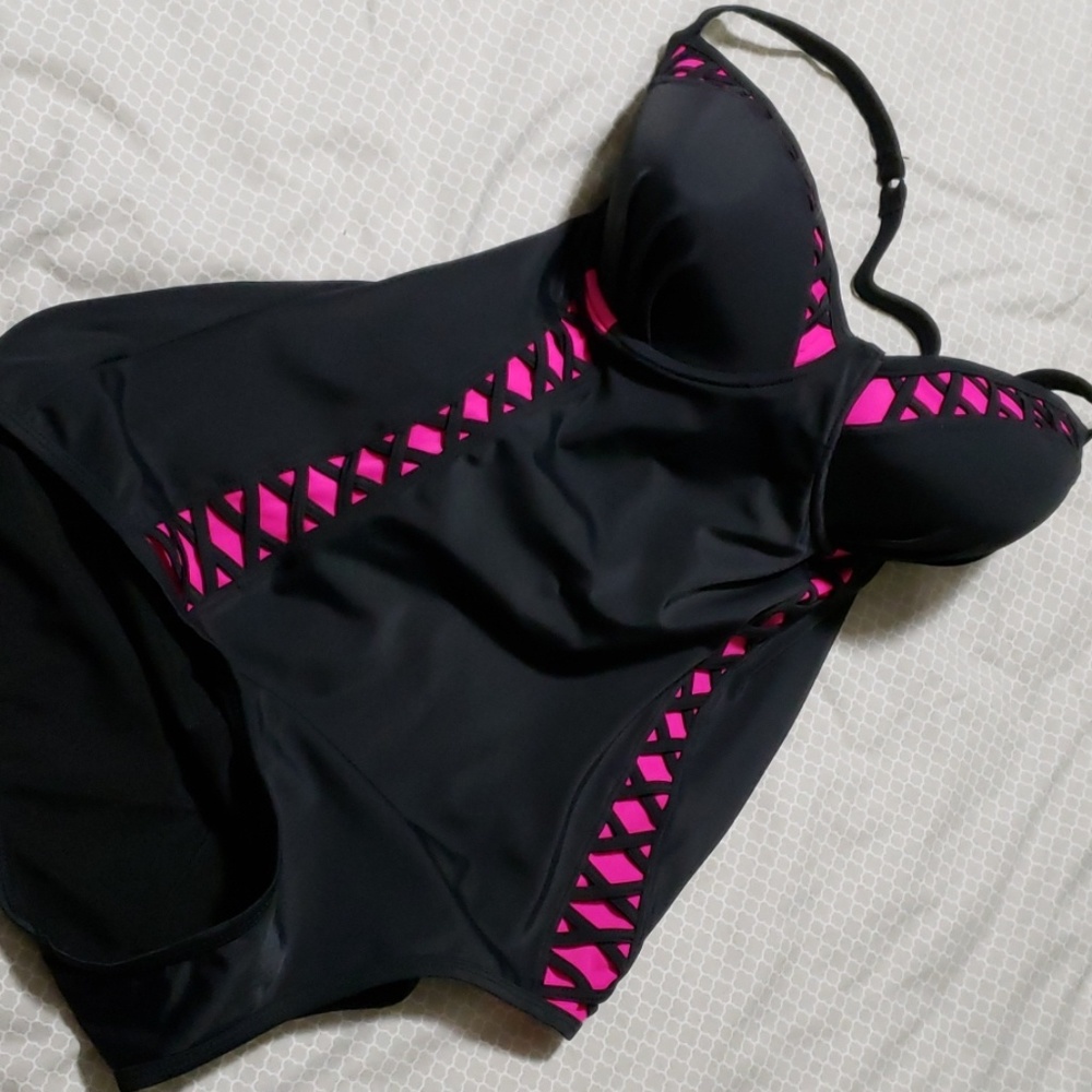 Torrid demi bra black/pink lattice one piece swim